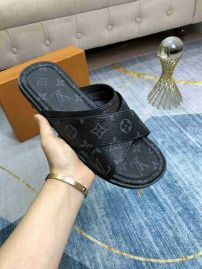 Picture of LV Slippers _SKU561983139751145